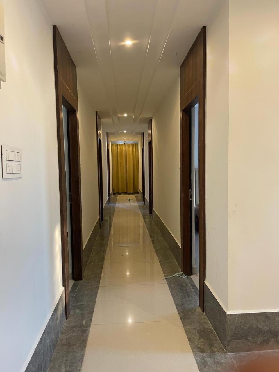 Snr Venus Hotels Tirupati Esterno foto
