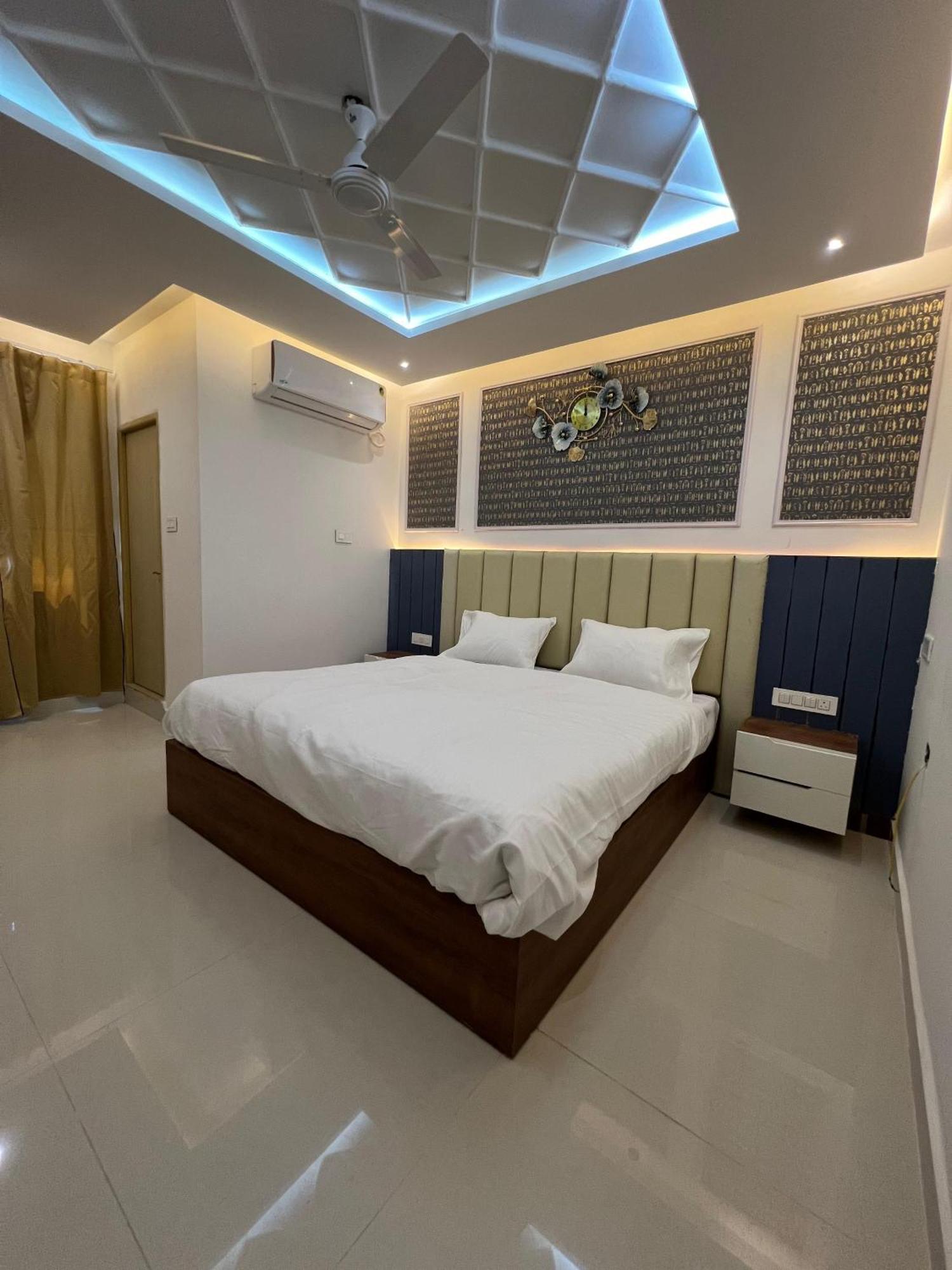 Snr Venus Hotels Tirupati Esterno foto
